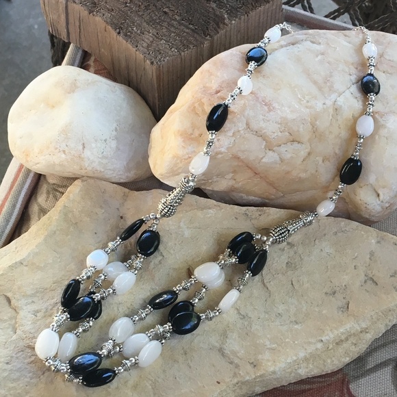 NEW Black onyx + milky quartz beaded necklace - Picture 1 of 6